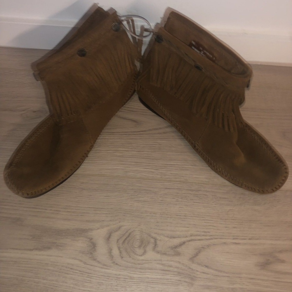 Minnetonka Fringed Moccasin Bootie Size 10